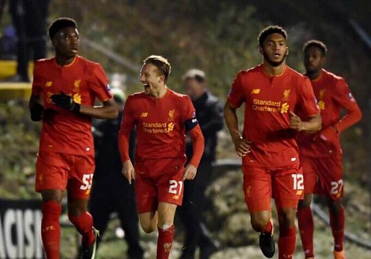 中超联赛11月最佳阵容出炉：法比奥、吴曦、王燊超领衔