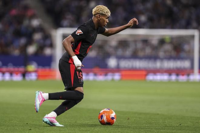 马卡：皇马没对阿隆索下最后通牒，对毕巴不是生死战