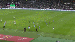 喀麦隆体育部长与足协主席埃托奥决裂，前者指责后者操纵选举